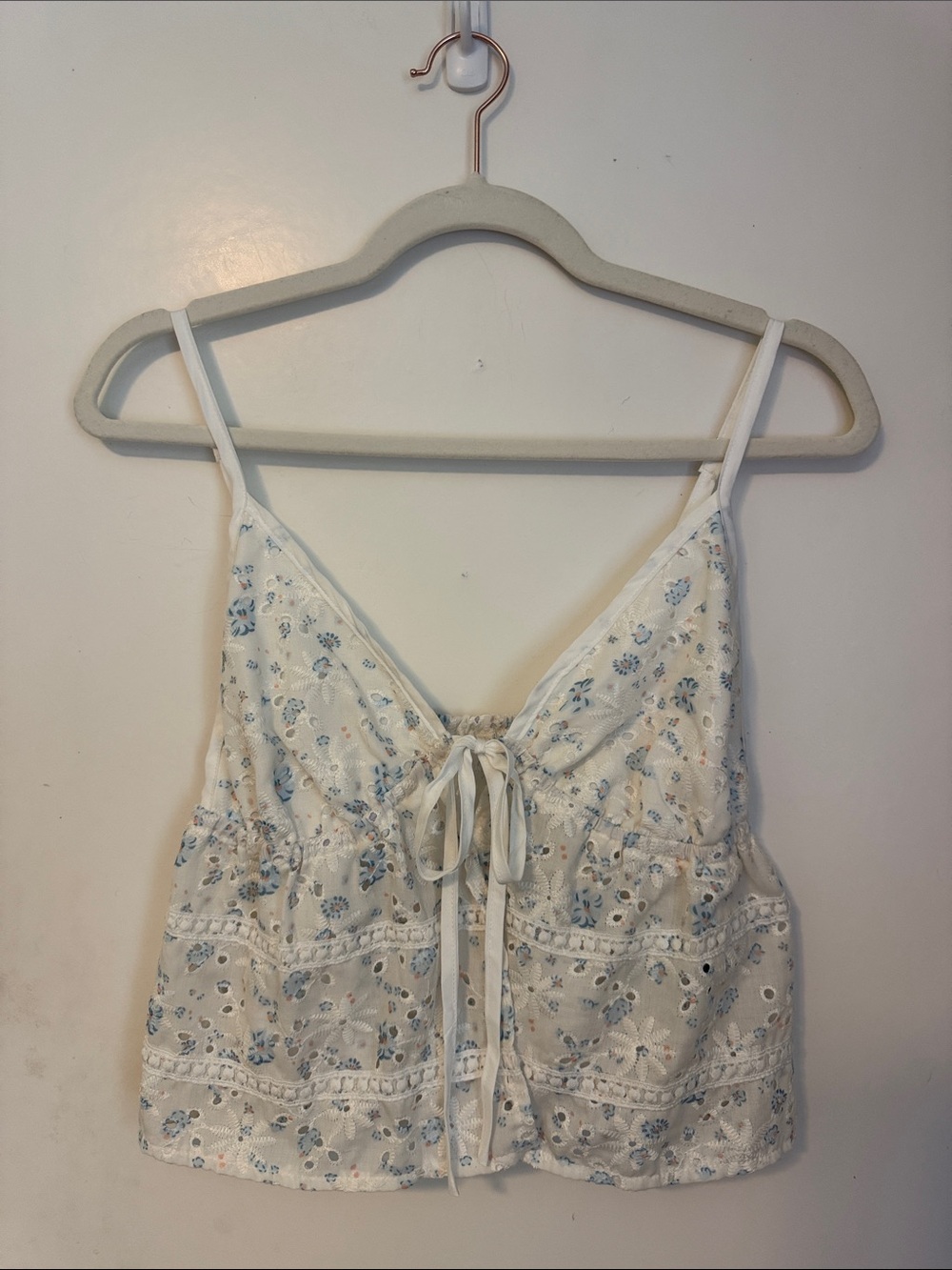 SHEIN Blue Floral Lace Crop Top